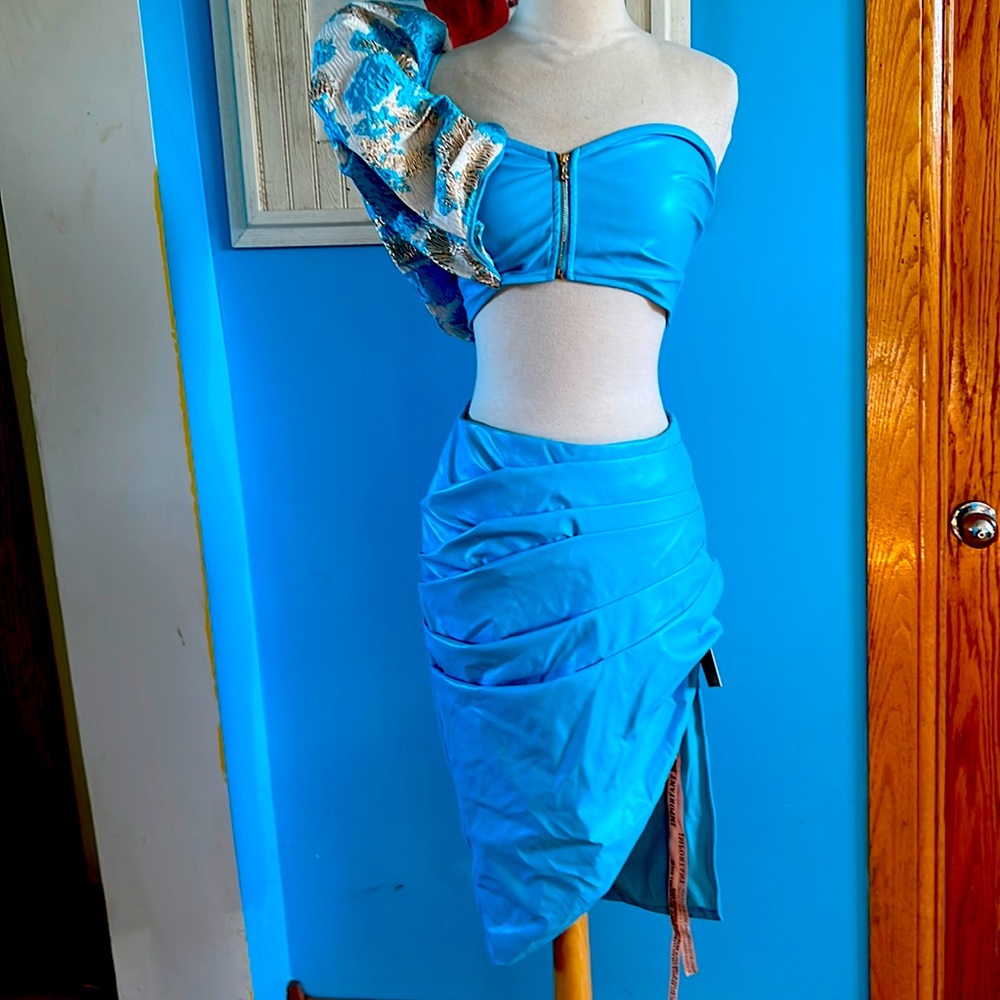 Stunning Blue House of CB ( style of CB) 2 piece skirt and top Ensemble.